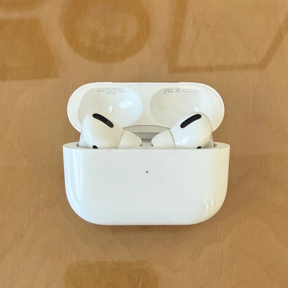 Apple Wireless Earbuds with White Charging Case